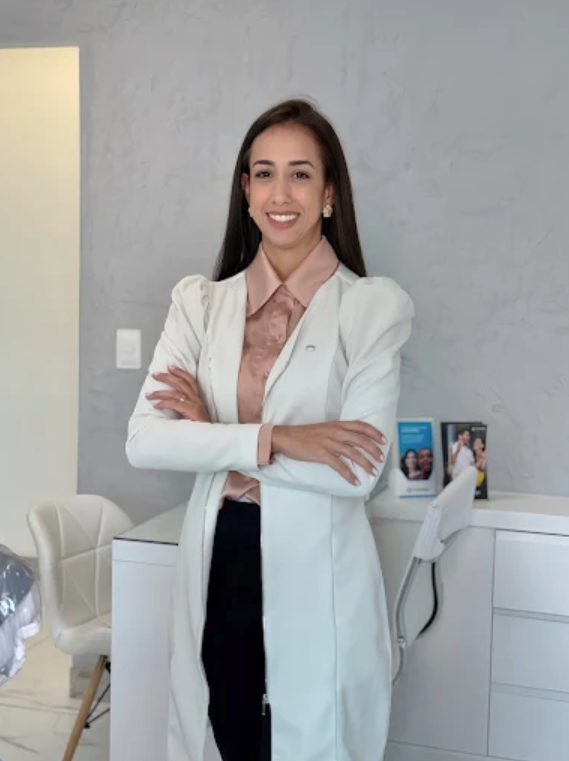 Retrato de Raquel, profissional da Grand Sorriso