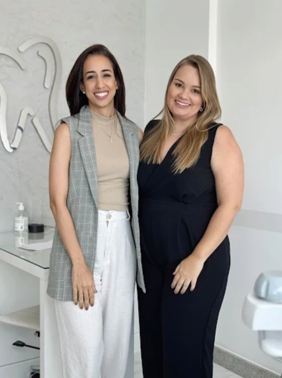 Danielle e Raquel, profissionais da Grand Sorriso